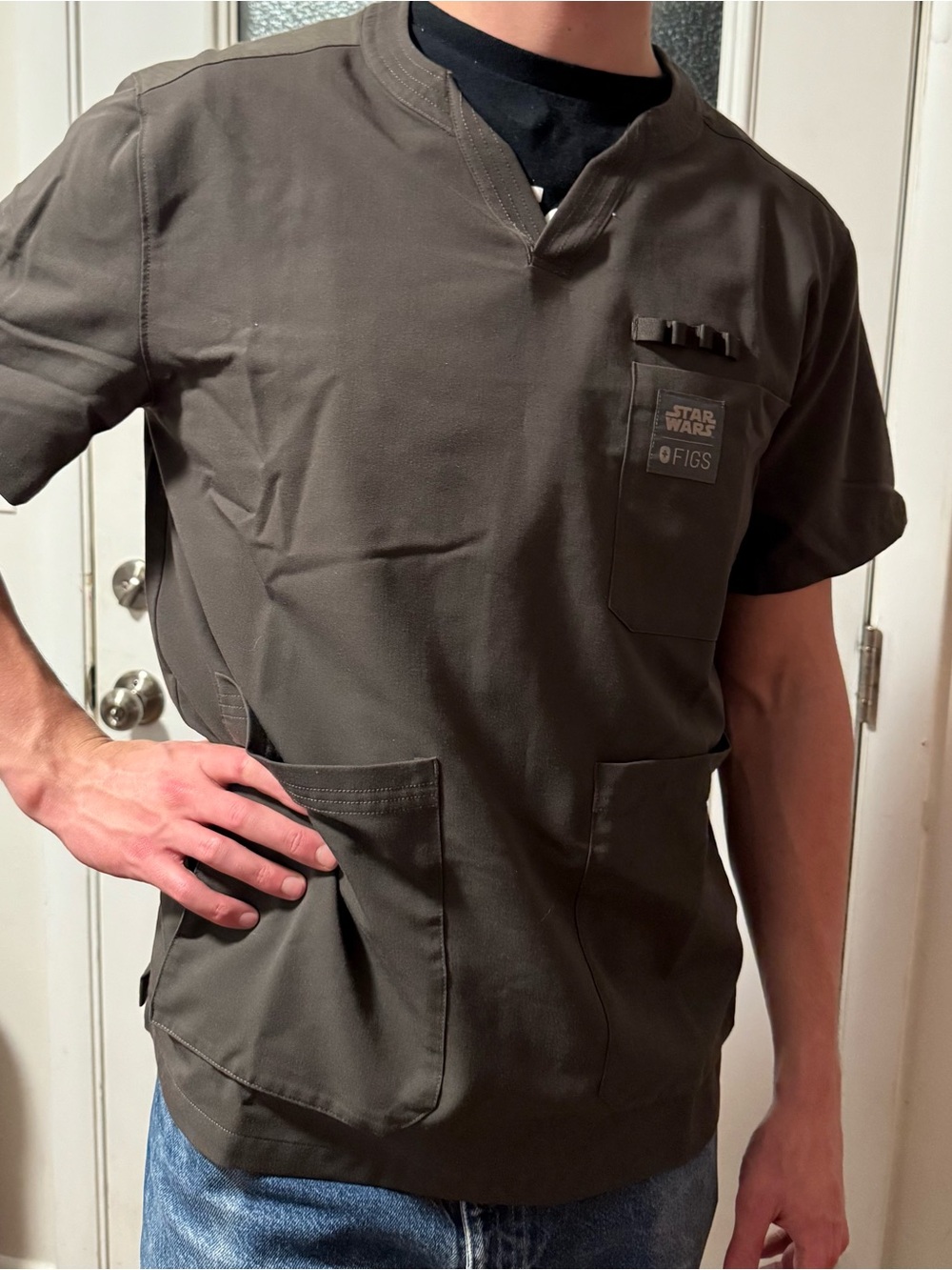 Figs Men's Scrub Top in Dark Olive with Star Wars Patch - Picture 4 of 4